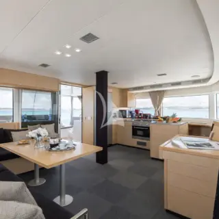 ROYAL FLUSH - Royal-Flush-interior