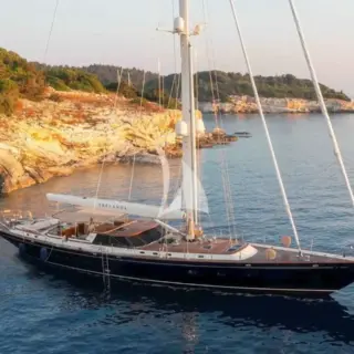 ABUNDANCE - Exterior