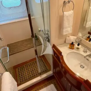 ABUNDANCE - Master Cabin Bathroom