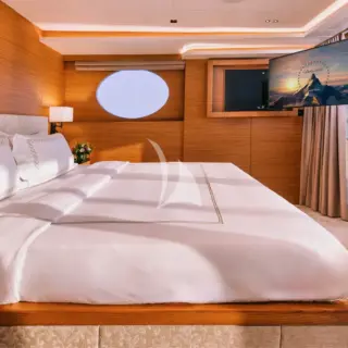 Upper deck - VIP cabin with en suite facilities