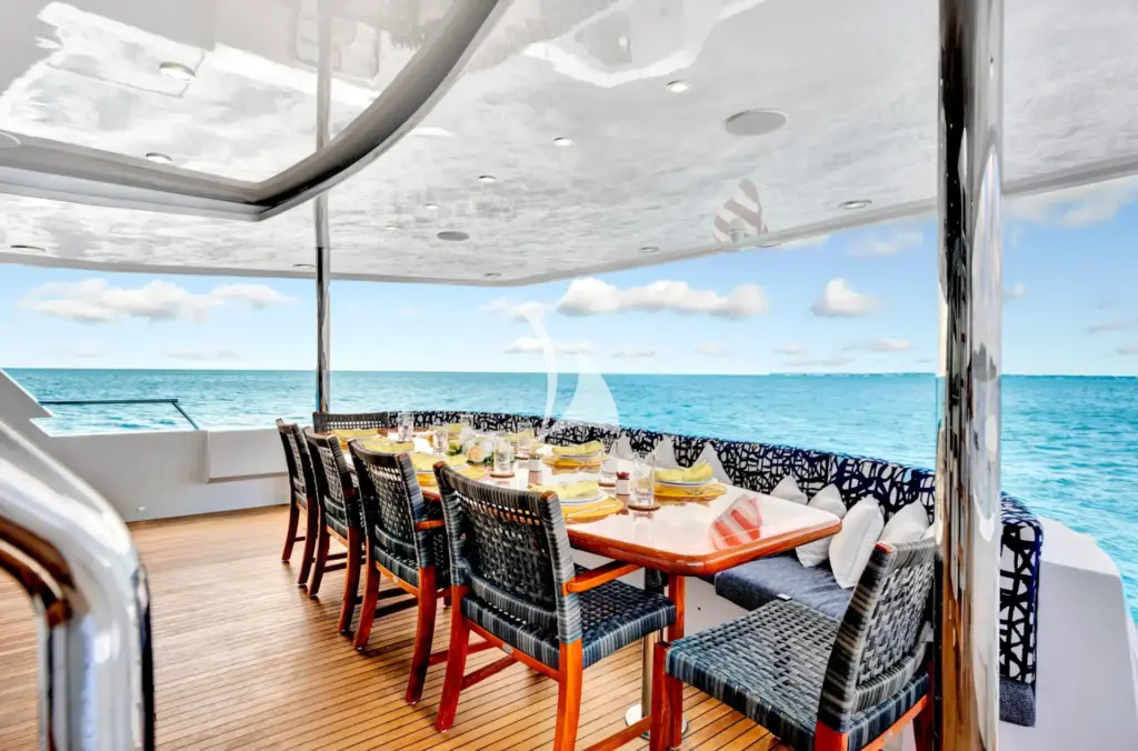 REAL SUMMERTIME - Al Fresco Dining