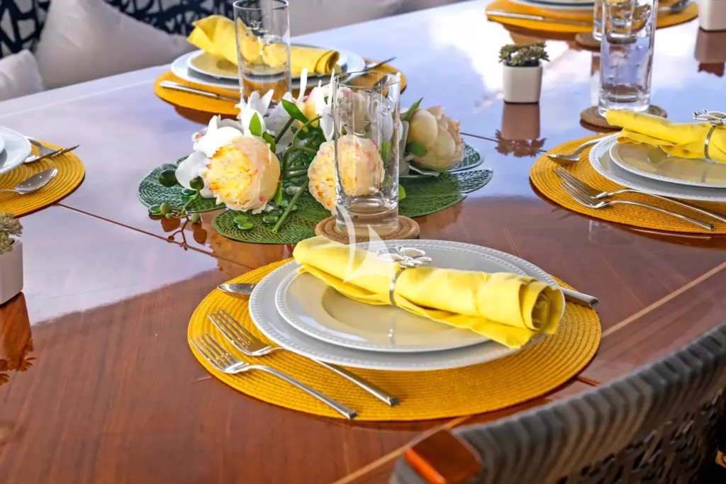 REAL SUMMERTIME - Tablescape