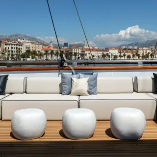 Sun deck lounge