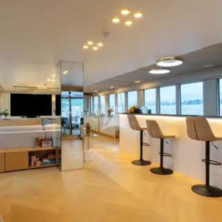 Main salon