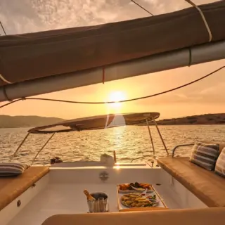 HIGH FIVE - Relaxing time - Upper siting Area