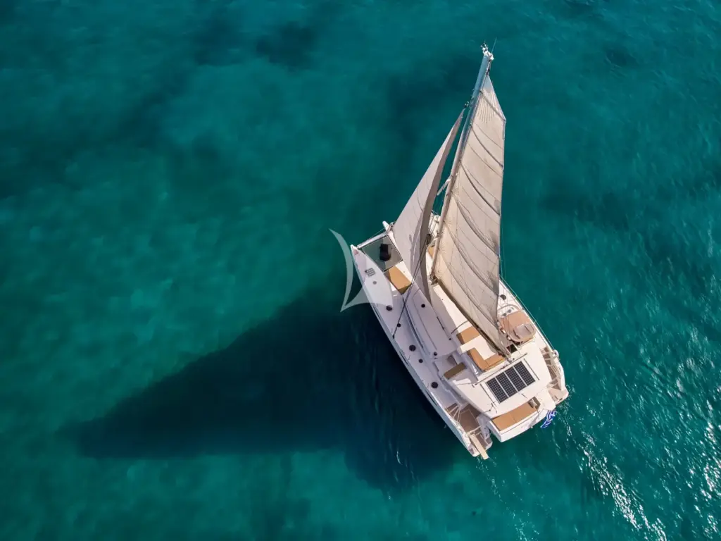 HIGH FIVE - Highfive aerial view