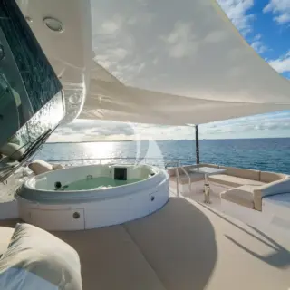 Upper Deck - Jacuzzi