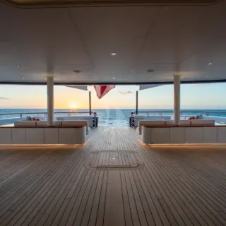 HUNTRESS - Main Aft Deck