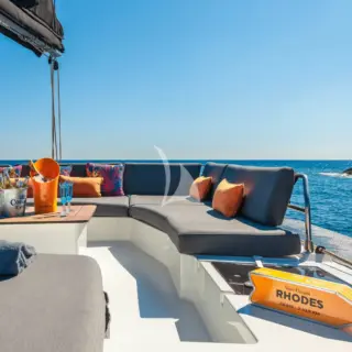 AMANTE - Flybridge sitting area