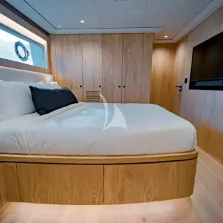 Guest Queen Stateroom Port