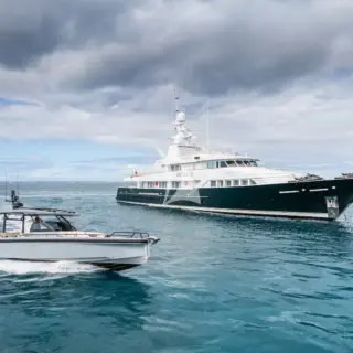 Chase boat