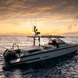 EMERALD - Chase boat