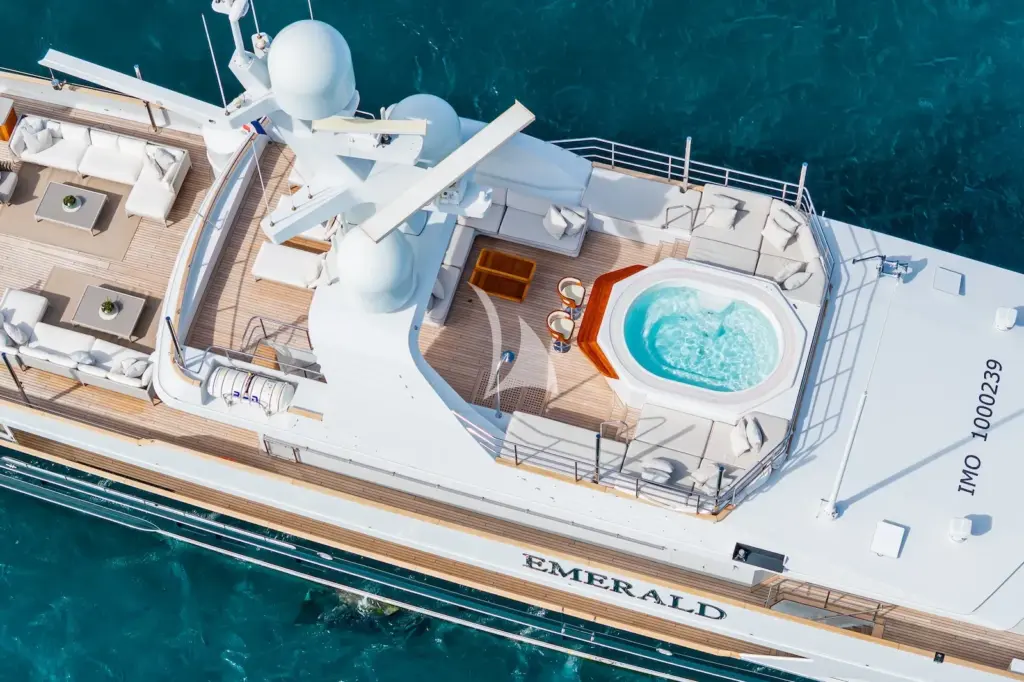 EMERALD - Sundeck Jacuzzi