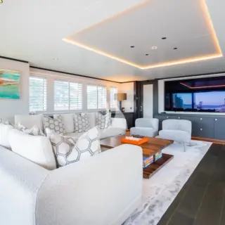 Skylounge with large Smart TV