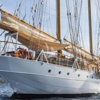 TRINAKRIA - At anchor