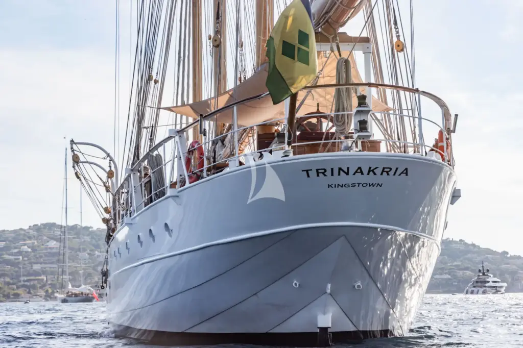 TRINAKRIA - At anchor