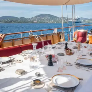 TRINAKRIA - Outdoor dining
