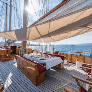 TRINAKRIA - Dining