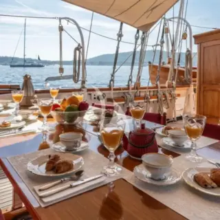 TRINAKRIA - Outdoor Dining