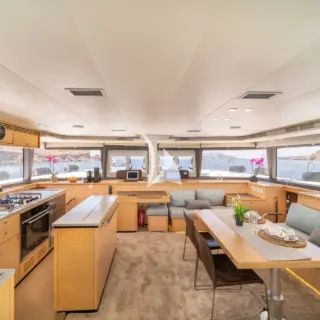Salon & Galley