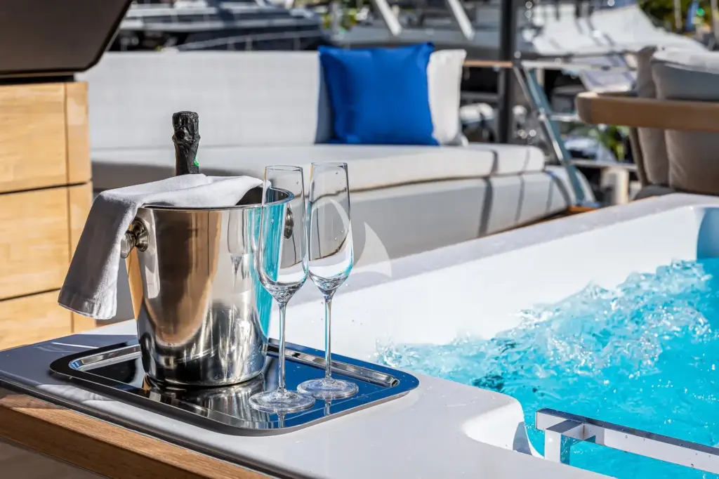 BAD MUTHA - Lifestyle