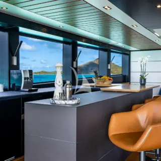 Salon bar