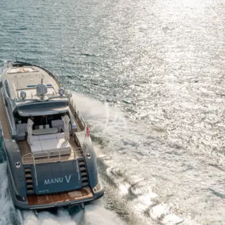 MANU V - Image 3