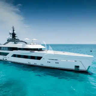 ENTOURAGE - Image 14