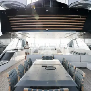 ENTOURAGE - Image 8