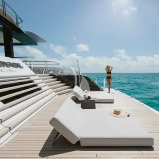ENTOURAGE - Image 5