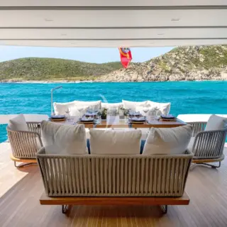 Main deck dining/lounge