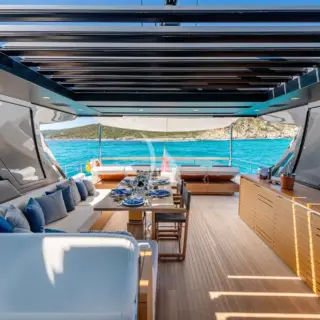 Sundeck dining/seating area