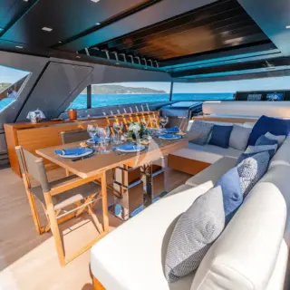Sundeck dining/seating area