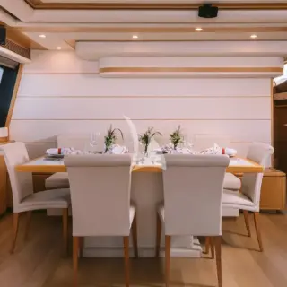 Main deck - Dining area