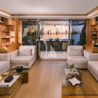 Main deck - Salon area