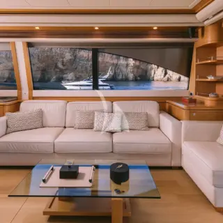 Main deck - Salon area