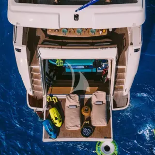 Aft deck - Beach club area