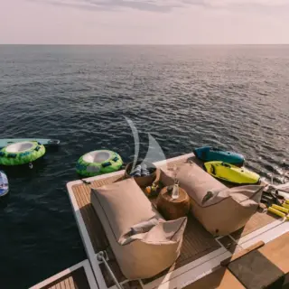 Aft deck - Beach club area