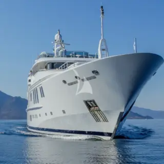 LADY VERA - Image 15