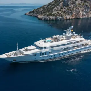 LADY VERA - Image 12