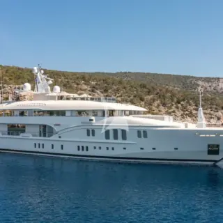 LADY VERA - Image 13