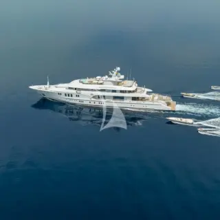 LADY VERA - Image 4