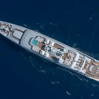 LADY VERA - Image 6