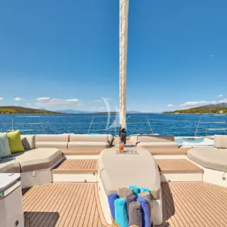 AD ASTRA - Fore deck sitting area with jacuzzi