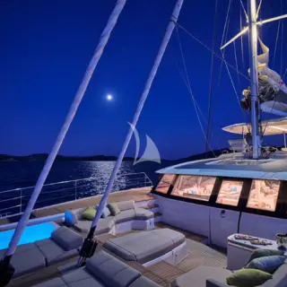 AD ASTRA - Fore deck night view