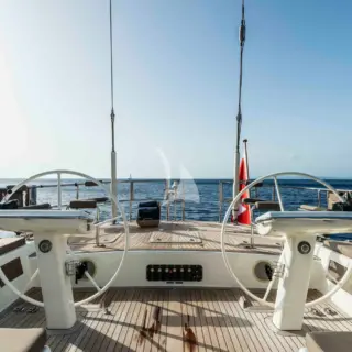 Aft cockpit