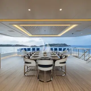 Bridge deck aft
