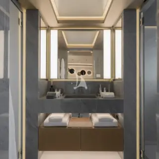 Main deck double cabin en suite