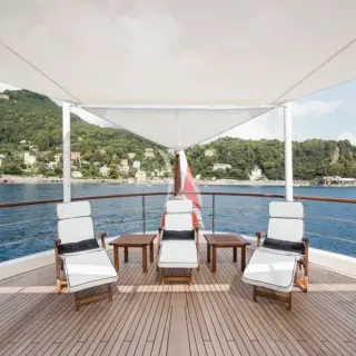 Bridge deck aft