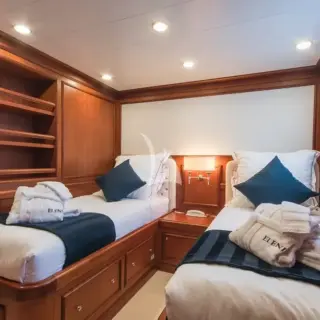 Twin cabin